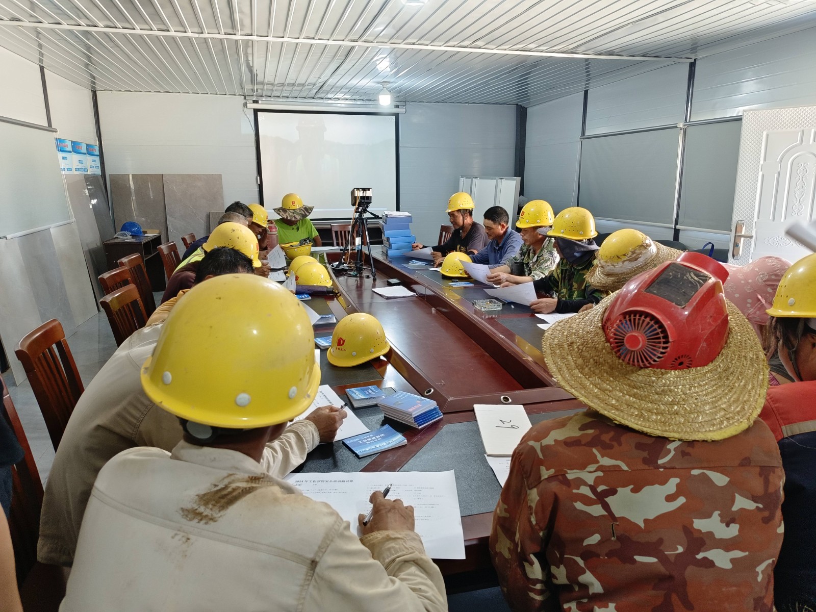 南平市質量安全協會開展工傷預防系列宣傳活動,為安全生產保駕護航