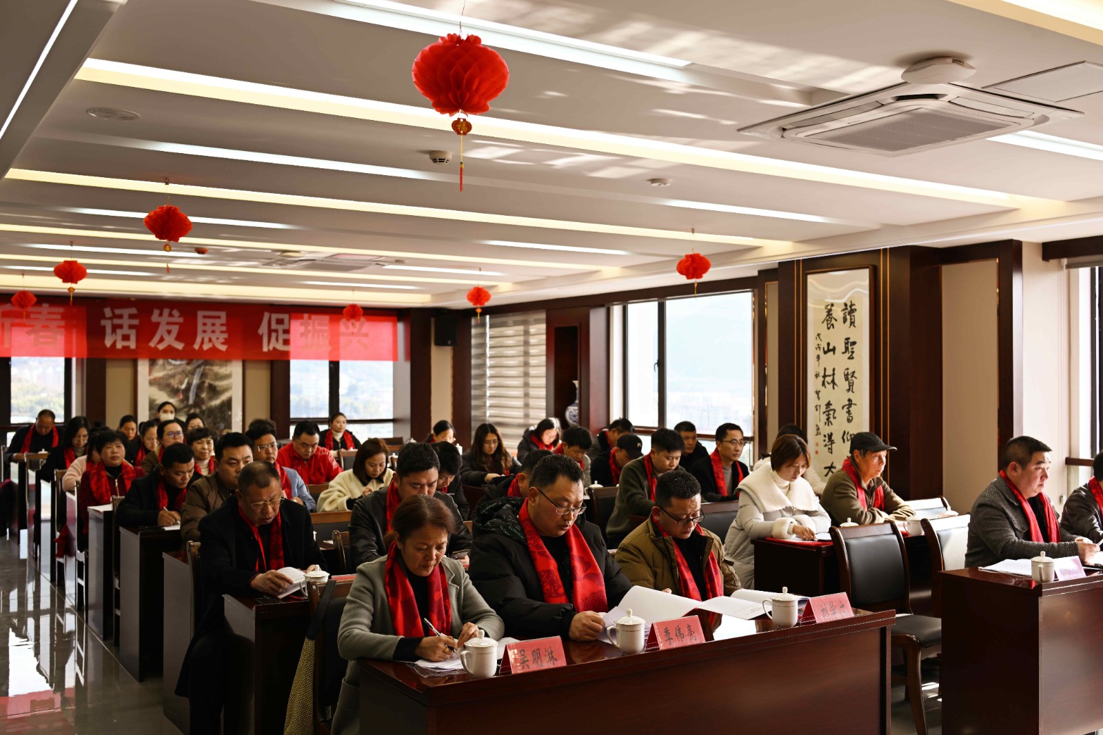 喜報(bào)！易順建工集團(tuán)有限公司李易順董事長(zhǎng)連任松源街道商會(huì)第二屆會(huì)長(zhǎng)